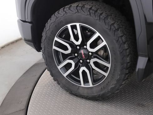 Used 2021 GMC Sierra 1500 AT4 w/ Driver Alert Package I AWD/4WD image 14