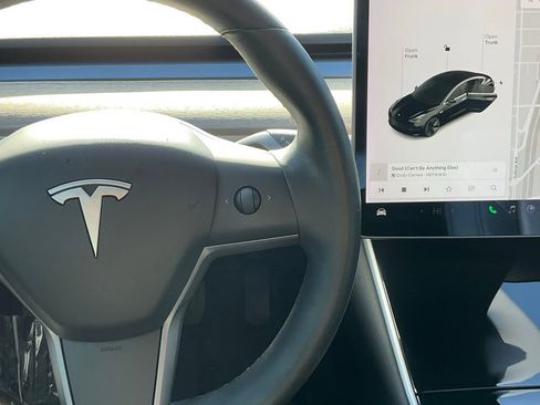 Used 2018 Tesla Model 3 Long Range image 37