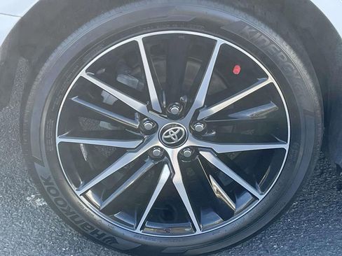 Used 2024 Toyota Camry SE image 12