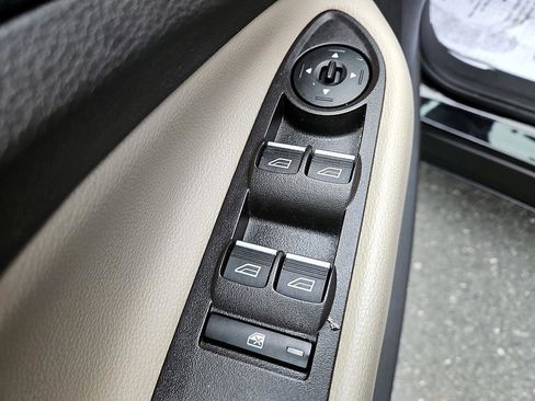 Used 2019 Ford Escape SEL image 16