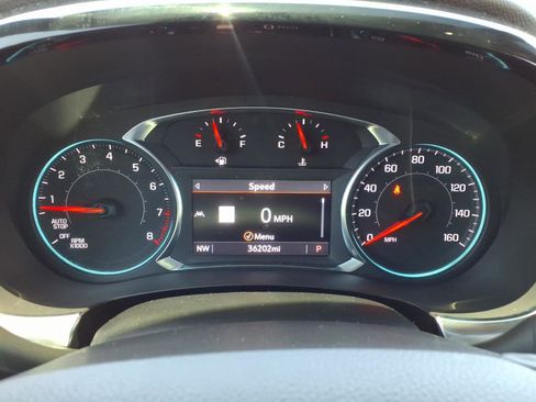 Used 2023 Chevrolet Traverse RS FWD image 15
