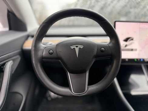 Used 2020 Tesla Model 3 Standard Range Plus image 43