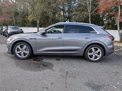 Used 2019 Audi e-tron Premium Plus image 6