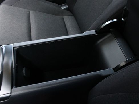 Used 2025 Toyota Camry LE FWD image 44