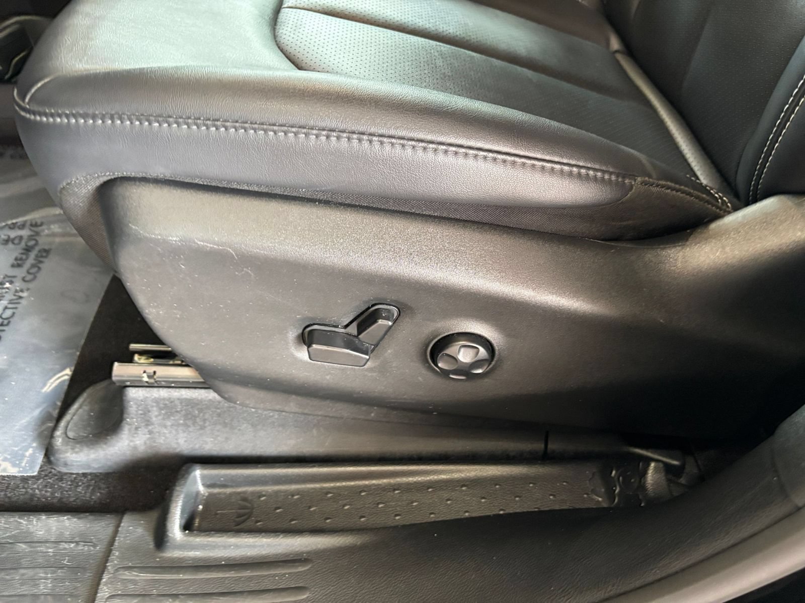 Used 2025 Chrysler Pacifica Select FWD image 21
