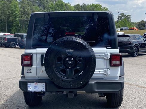 Used 2024 Jeep Wrangler Unlimited Sport AWD/4WD image 4