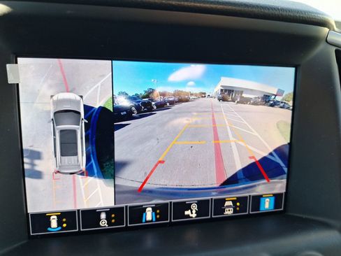 Used 2024 GMC Terrain AT4 w/ Infotainment Package II image 27