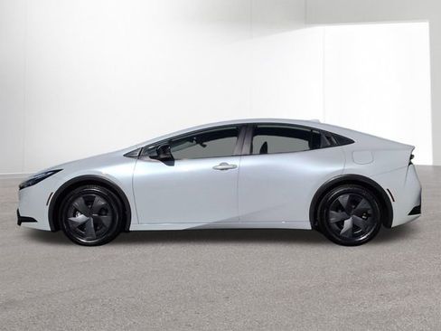 Used 2024 Toyota Prius Prime FWD image 8