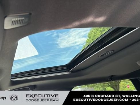 Used 2022 Dodge Durango R/T w/ Blacktop Package AWD/4WD image 11