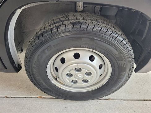 Used 2023 RAM ProMaster 2500 w/ Convenience Group image 17