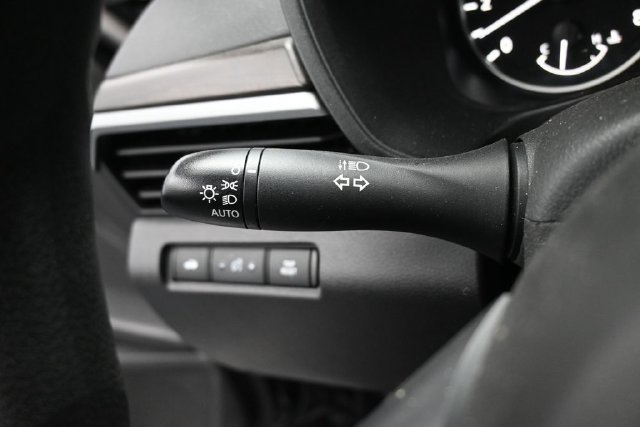 Used 2024 Nissan Altima 2.5 SV AWD/4WD image 27