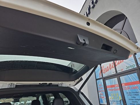 Used 2024 GMC Acadia Elevation image 97