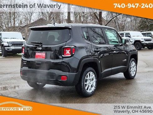 Used 2023 Jeep Renegade Latitude image 29