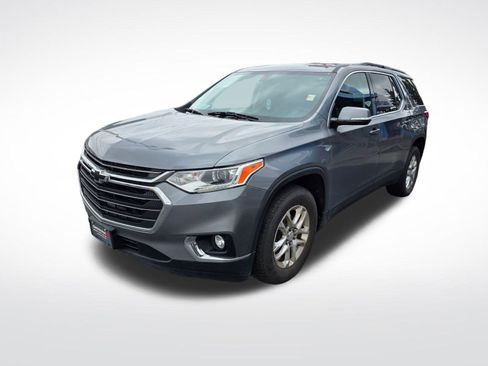 Used 2019 Chevrolet Traverse LT image 2