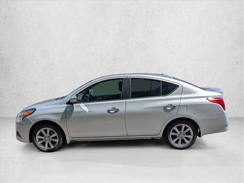 Used 2016 Nissan Versa FWD image 6