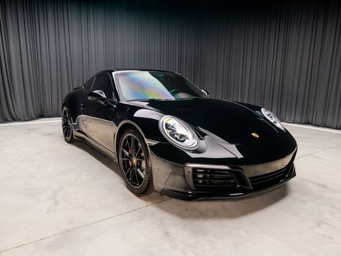 Used 2018 Porsche 911 Carrera 4S image 8