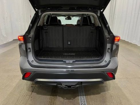 Certified 2024 Toyota Highlander XLE AWD/4WD image 13