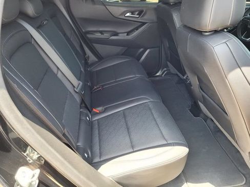 Used 2025 Chevrolet Equinox LT w/ Convenience Package II FWD image 28