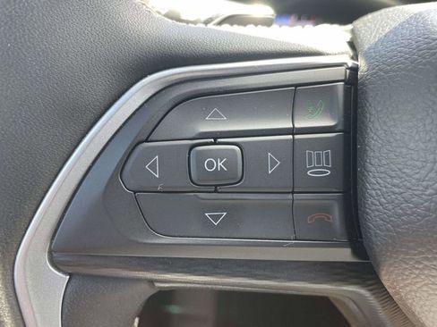 Used 2023 Jeep Grand Cherokee Altitude AWD/4WD image 26