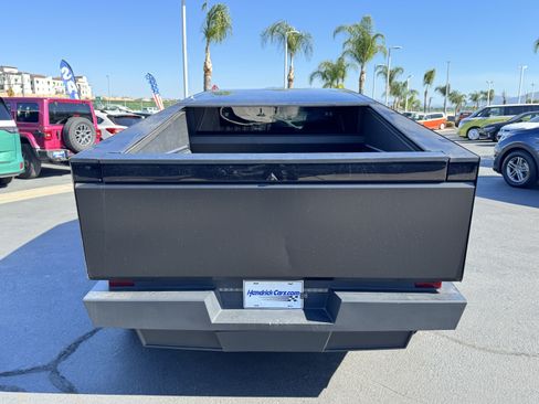 Used 2024 Tesla Cybertruck Cyberbeast AWD/4WD image 8