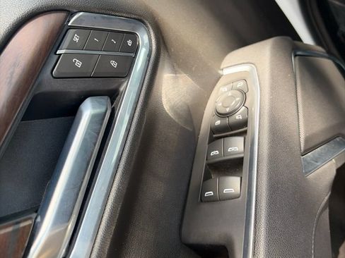 Used 2025 GMC Sierra 1500 SLT AWD/4WD image 18