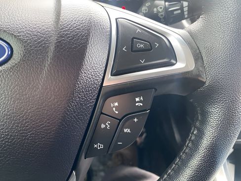 Used 2024 Ford Edge SEL w/ Convenience Package image 16