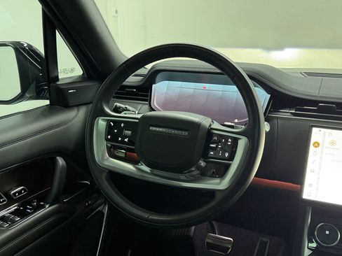 Used 2023 Land Rover Range Rover SE image 12