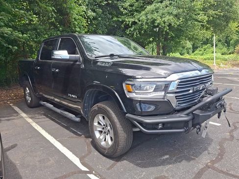 Used 2019 RAM 1500 Laramie AWD/4WD image 3