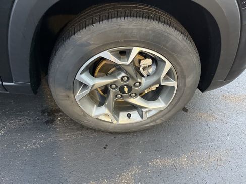 Used 2024 Chevrolet Trax LT w/ Driver Confidence Package image 11