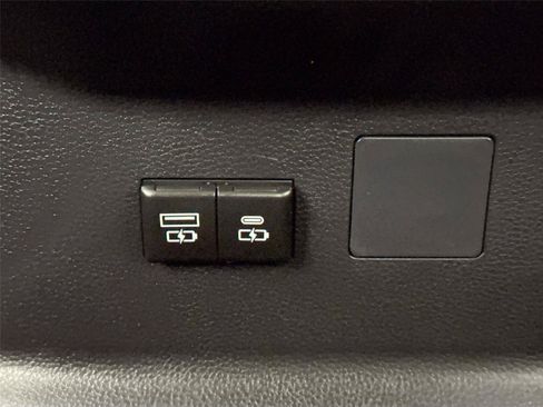 Used 2025 Toyota Tundra SR5 AWD/4WD image 34