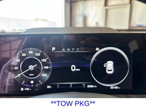 Used 2024 Kia Telluride SX w/ Towing Package FWD image 16