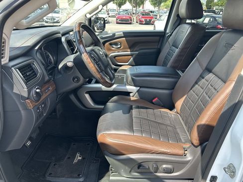 Used 2017 Nissan Titan Platinum Reserve RWD image 29