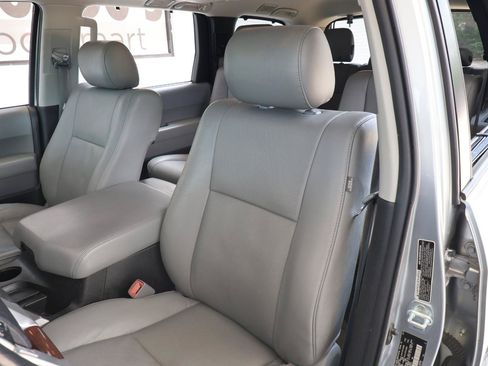 Used 2016 Toyota Sequoia Platinum RWD image 20