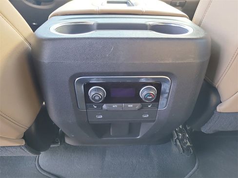 Used 2021 Chevrolet Tahoe Premier image 16