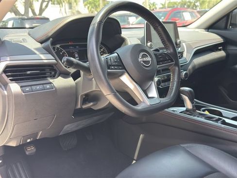 Used 2023 Nissan Altima 2.5 SR FWD image 13