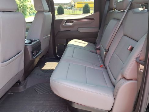 Used 2025 Chevrolet Silverado 1500 LT Trail Boss w/ Convenience Package II AWD/4WD image 11