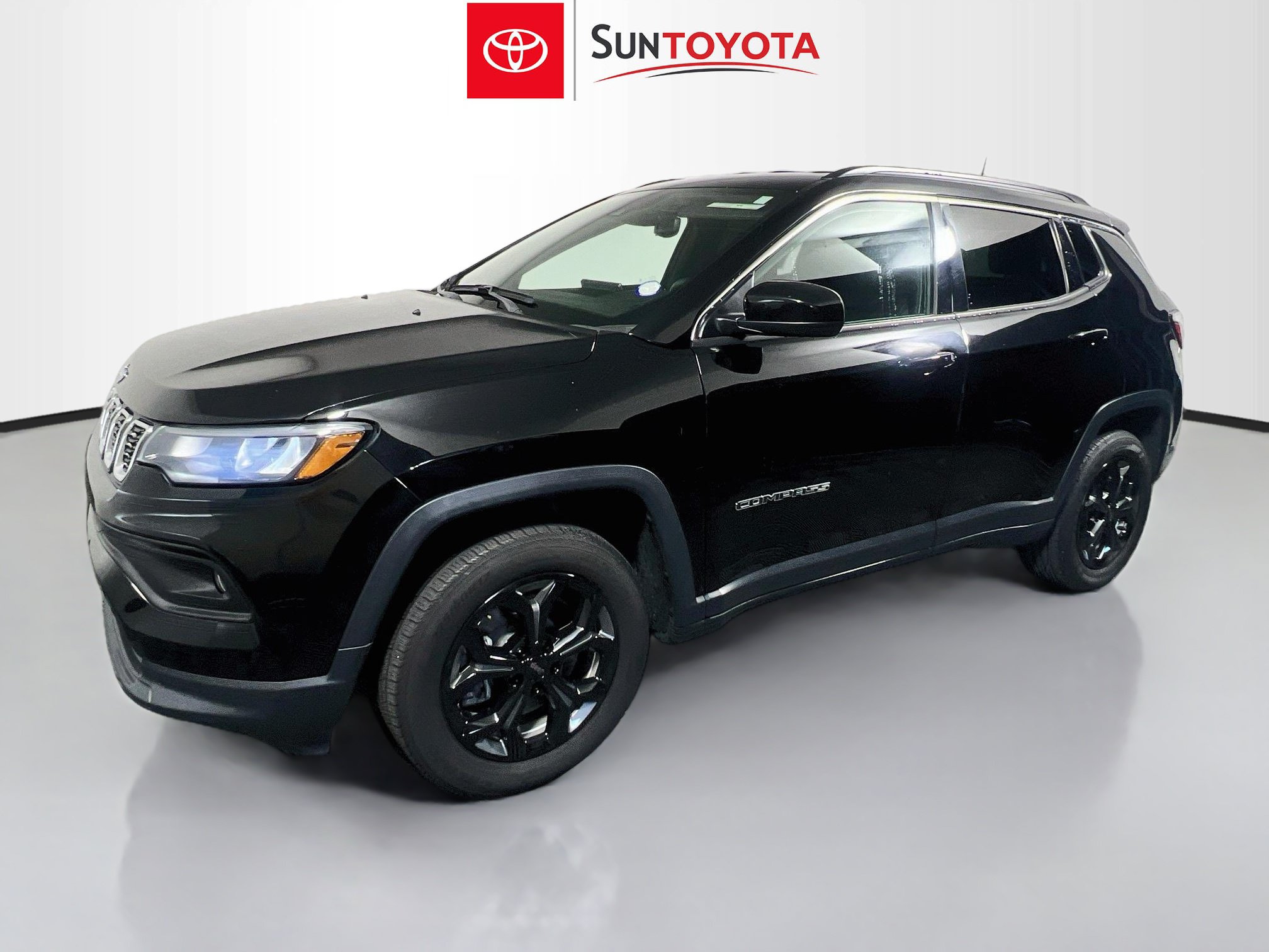 Used 2024 Jeep Compass Latitude AWD/4WD image 9