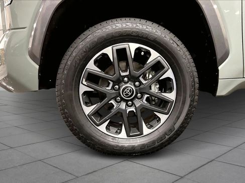 Used 2024 Toyota Tundra Limited image 10