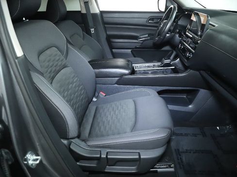 Certified 2025 Nissan Pathfinder SV FWD image 34