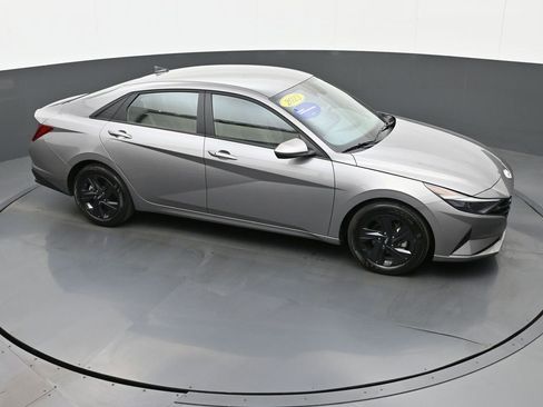 Certified 2023 Hyundai Elantra SEL image 30