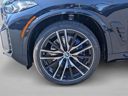 New 2026 BMW X5 xDrive40i w/ M Sport Package AWD/4WD image 10