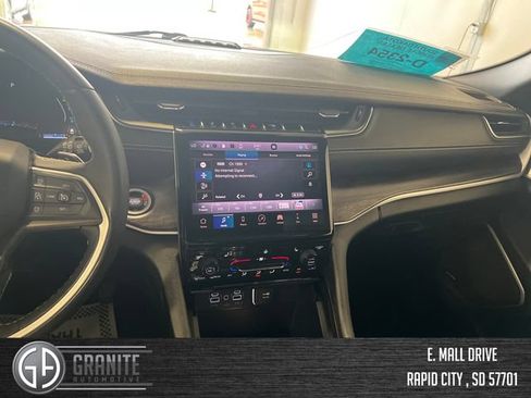 Used 2024 Jeep Grand Cherokee Limited 4xe AWD/4WD image 12