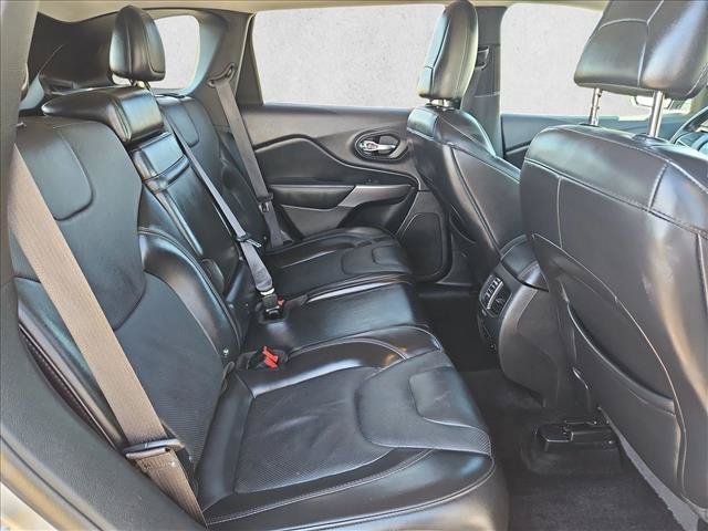 Used 2019 Jeep Cherokee Limited w/ Technology Group FWD image 25