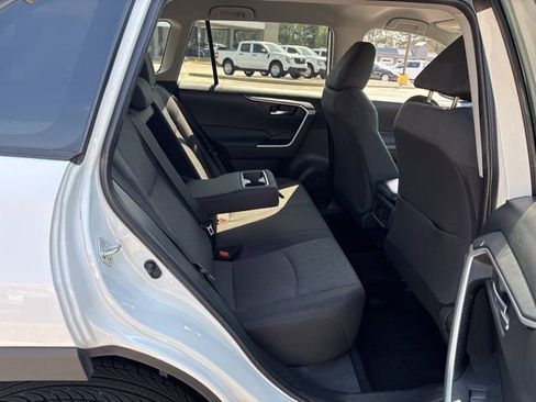 Used 2022 Toyota RAV4 XLE image 23
