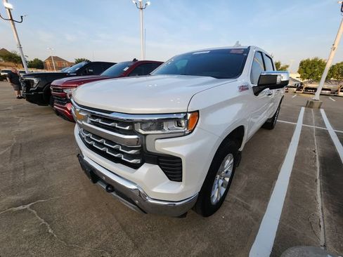 Used 2023 Chevrolet Silverado 1500 LTZ AWD/4WD image 3