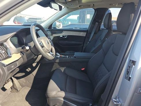 Used 2025 Volvo XC90 B6 Plus image 6