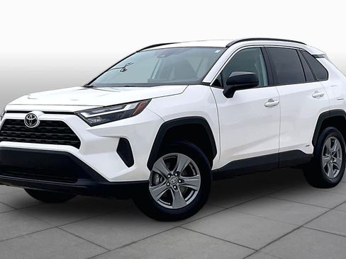 Used 2025 Toyota RAV4 LE AWD/4WD image 2