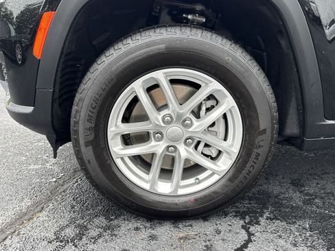 New 2025 Jeep Grand Cherokee L Laredo w/ Luxury Tech Group I image 12