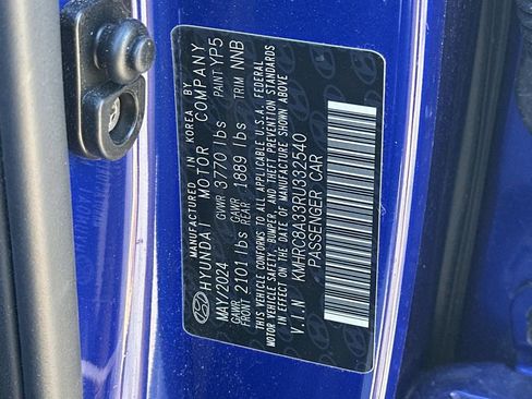 Used 2024 Hyundai Venue Limited image 31