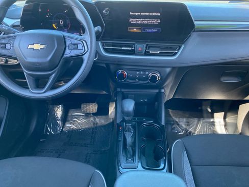 Used 2024 Chevrolet TrailBlazer LS image 11